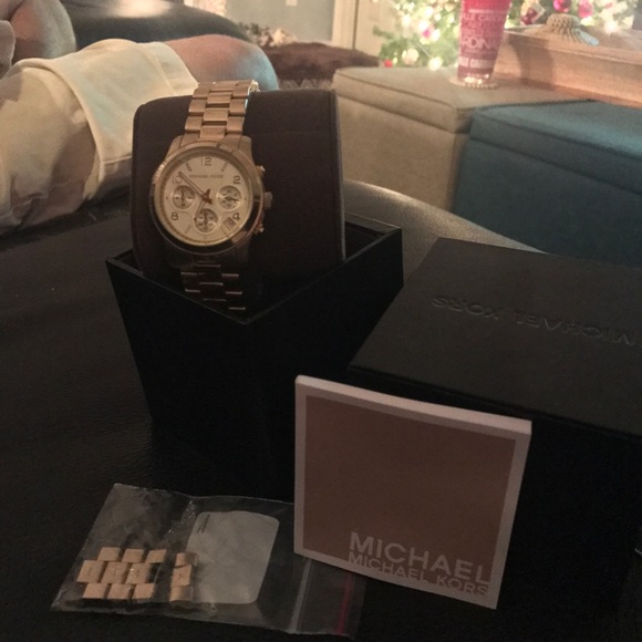 Michael Kors Watch - Picture 2 of 2