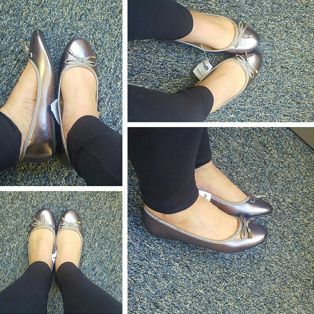 🎉NEW LISTING🎉Metalic ballerina flats size 8