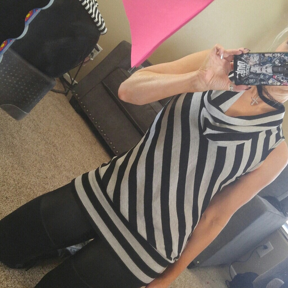 Black and light grey side stripped fashion top