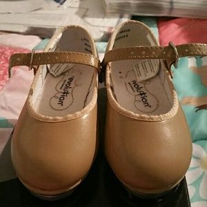 Toddler size 9 tap shoes