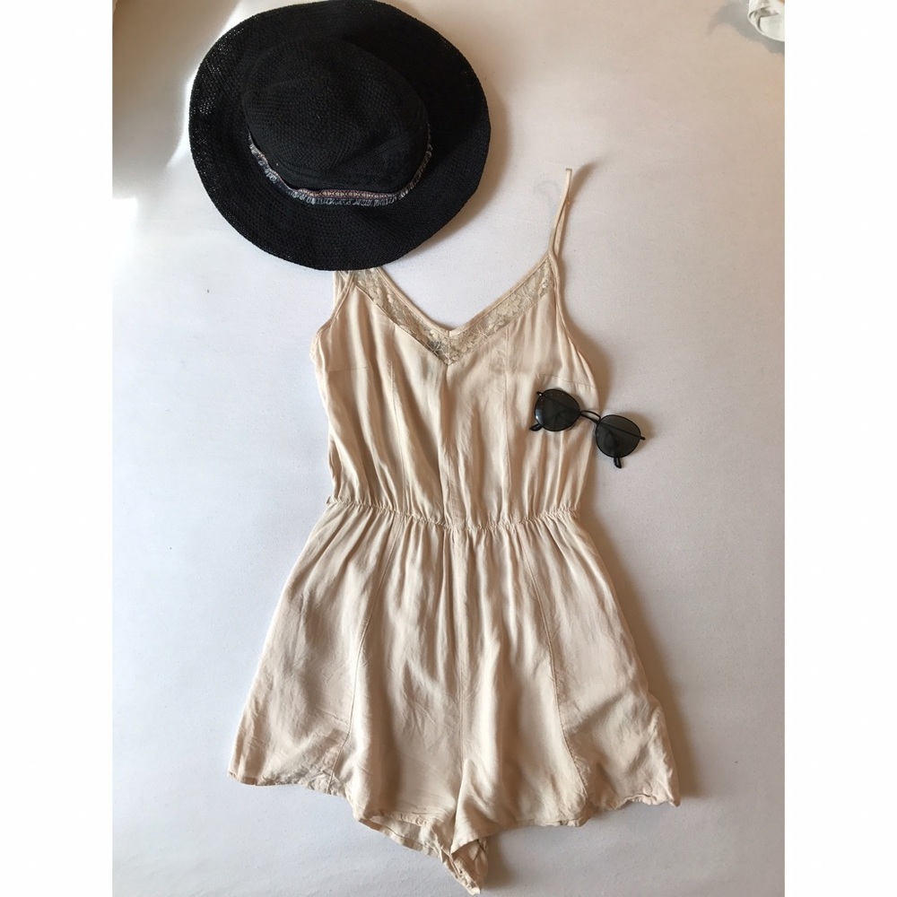 Cream romper