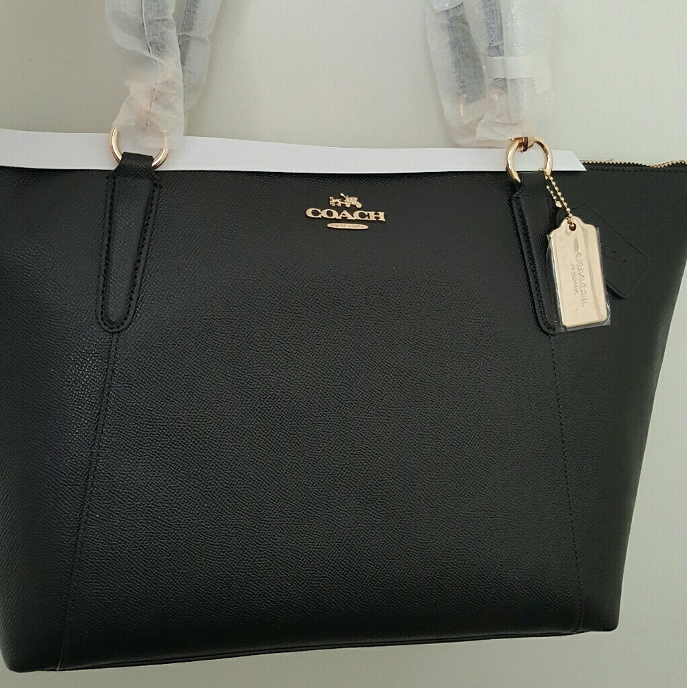 NWT Coach crossgrain leather Ava tote in black.