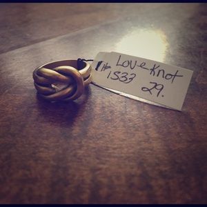 Premier Designs Love Knot ring