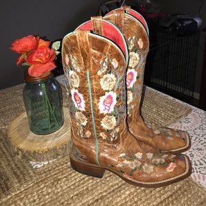 Macey bean square toe boots!