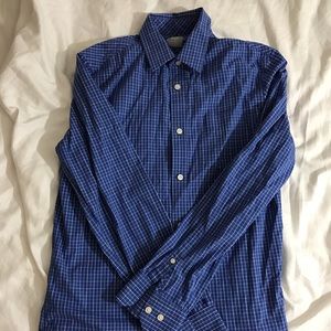 GAP Wrinkle Resistant Button Down Shirt