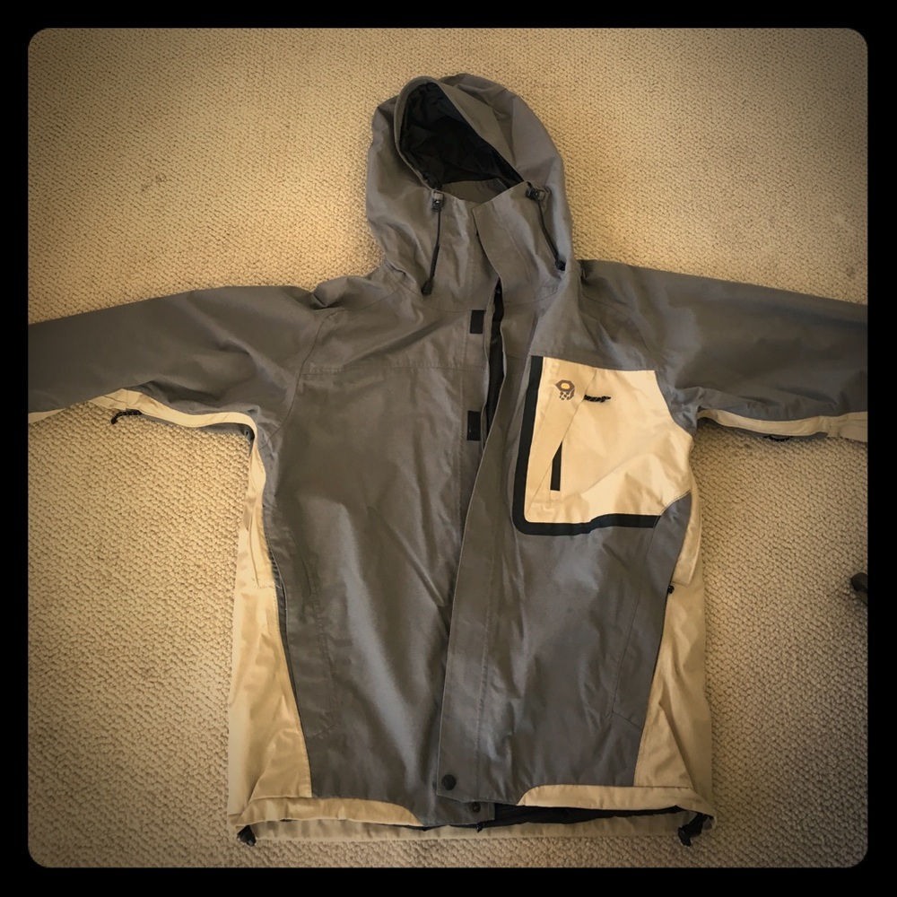 Mountain Hardware rain jacket (M)