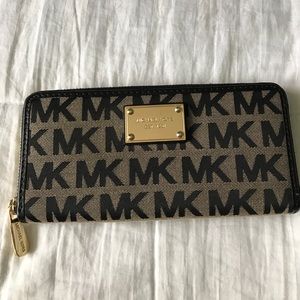 Michael Kors wallet
