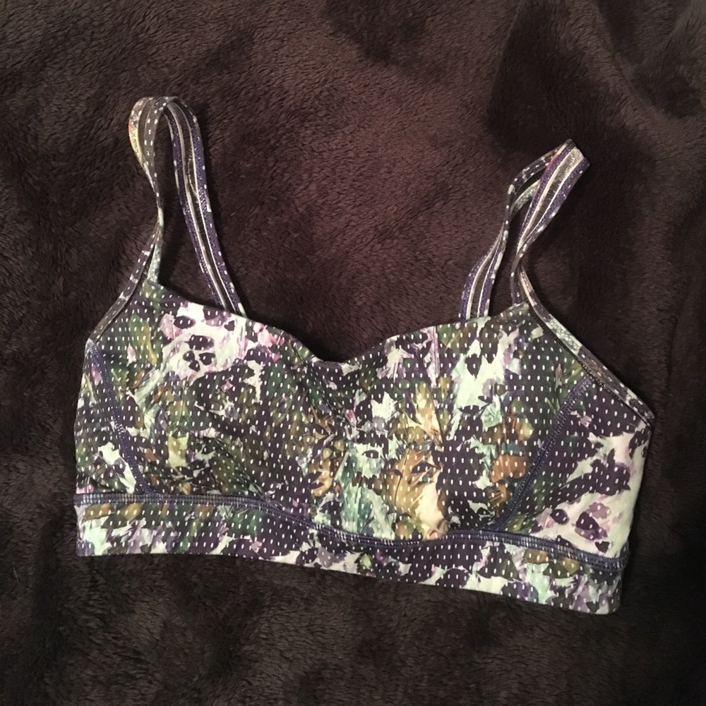 Lululemon sports bra
