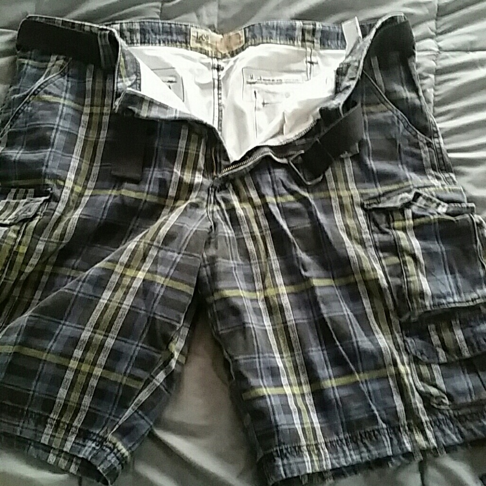 Lee brand cargo shorts size 40