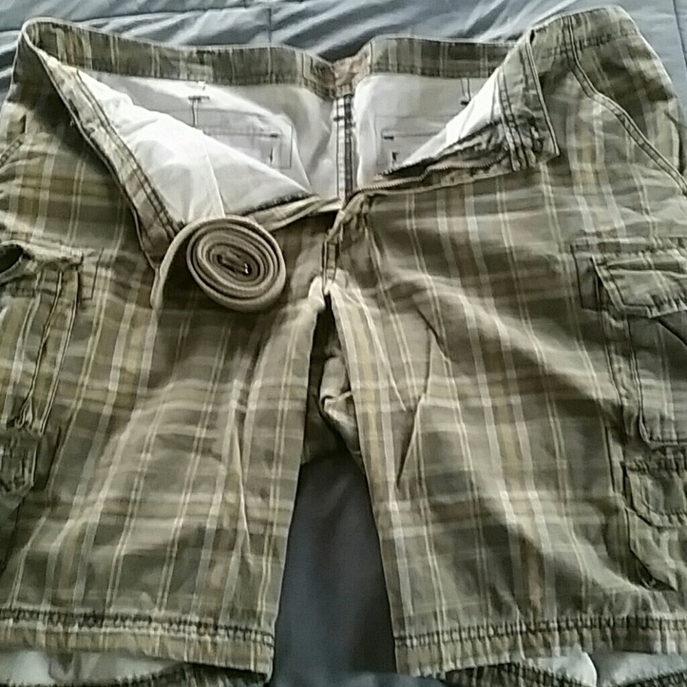 Lee brand cargo shorts size 40