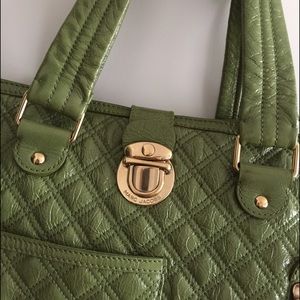 Marc Jacobs Bags - Marc Jacobs Quilted Moss Green Patent Leather Tote Marc Jacobs Bags - Marc Jacobs Quilted Moss Green Patent Leather Tote
