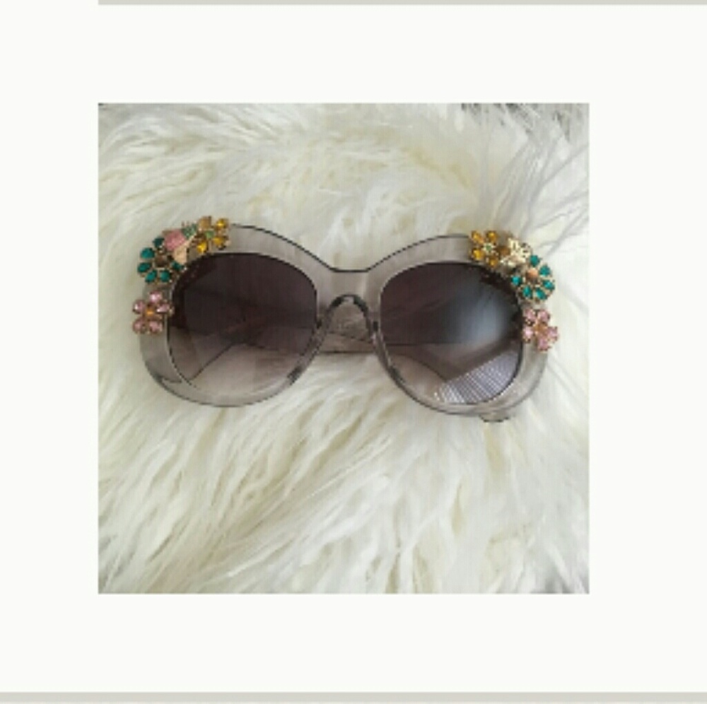 FUN SUNNIES.