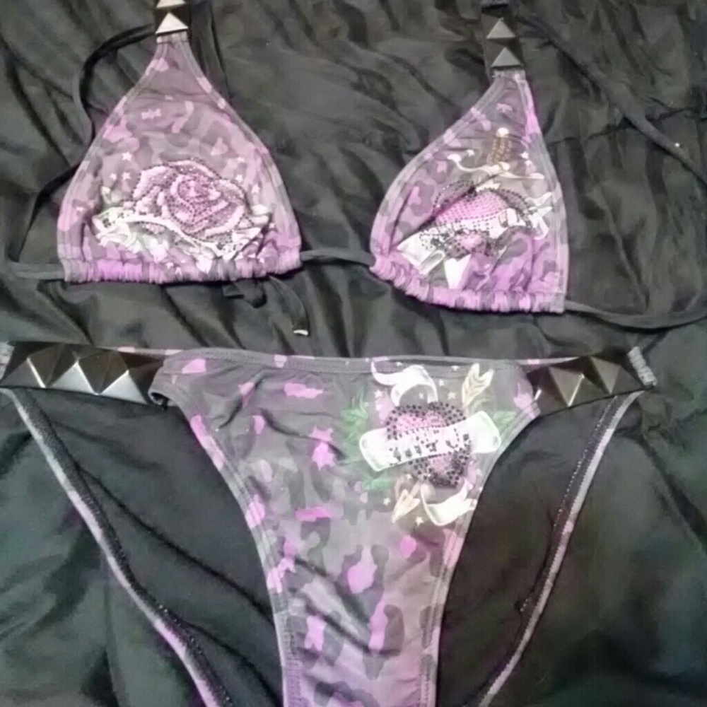 Bling bling bikini really sexy on!!