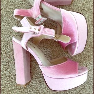 Simmi London pink velvet heels