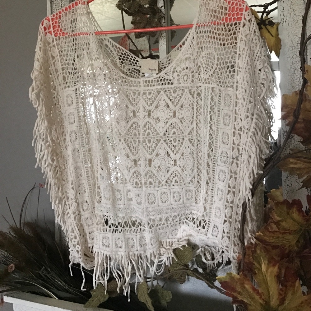 Buckle daytrip fringe lace top!