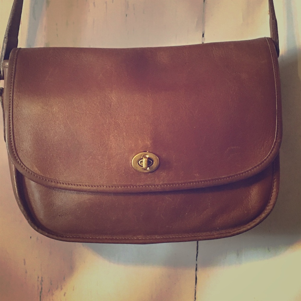Vintage COACH Crossbody Turn Lock Flap Saddle Bag