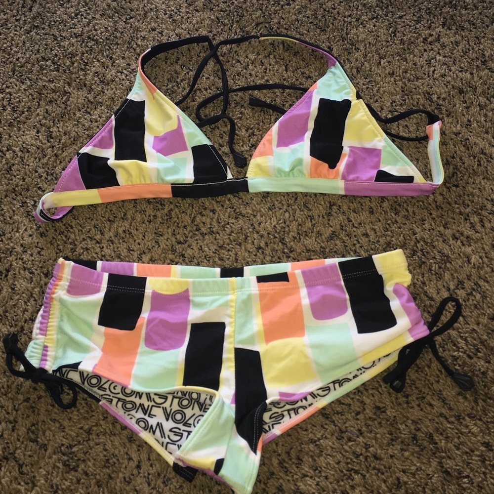 Rare Volcom reversible bikini
