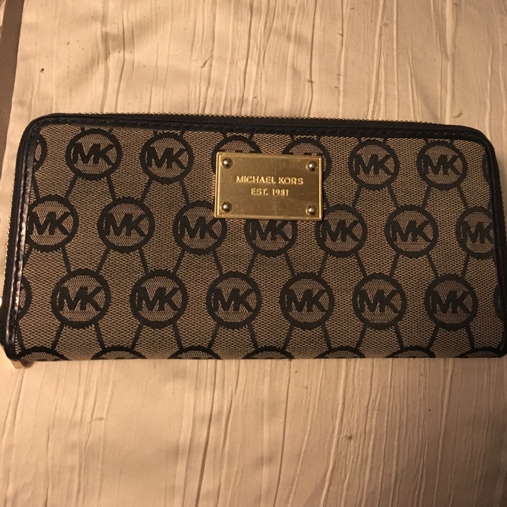 Michael Kors wallet