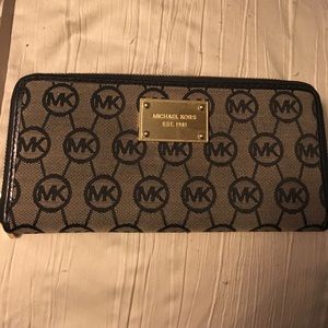 Michael Kors wallet