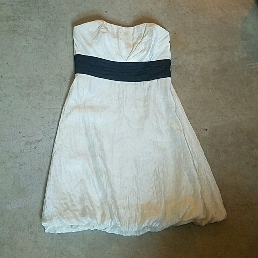 Shimmery white/black strapless cocktail dress