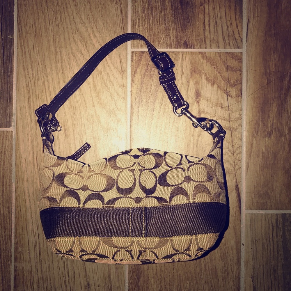 Coach signature bag -small shoulder