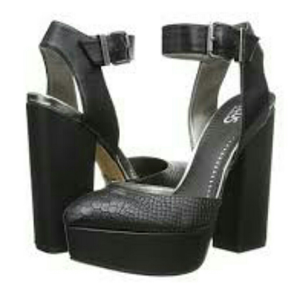 Circus platform heels