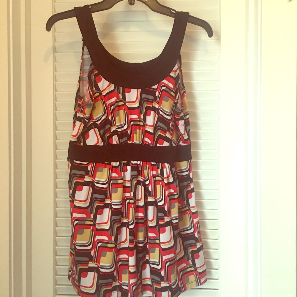 Really cool Geometric sleeveless shirt!