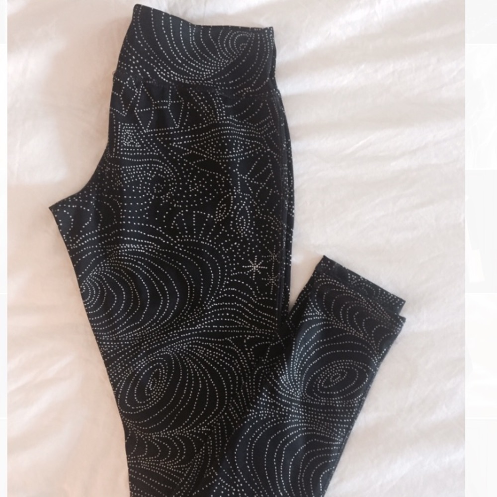 Celestial design black and white yoga leggings