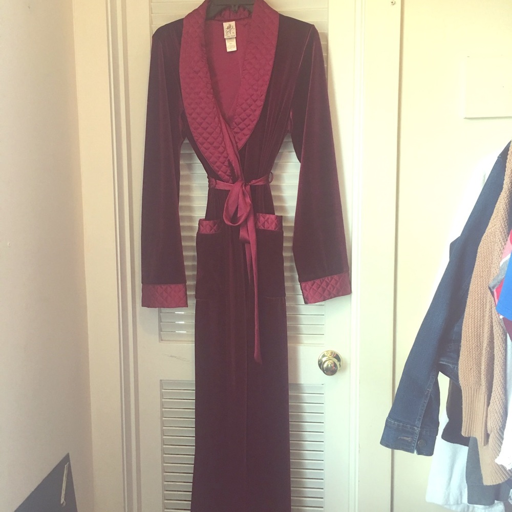 Glamorous Burgundy Robe!
