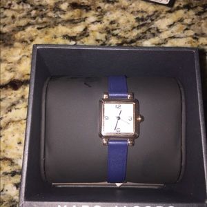 Marc Jacobs Vic Leather Watch 20mm x 20mm