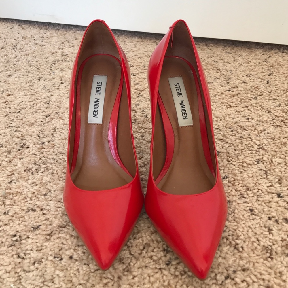 NWOT Steve Madden red heels