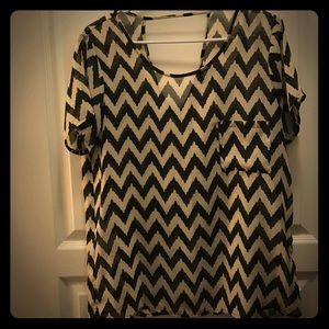 🍁4 For $20🍁 Cream and black chevron top