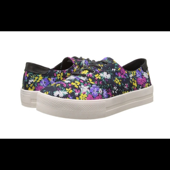 Kensie - Wally Floral Fashion Sneaker - Picture 2 of 7