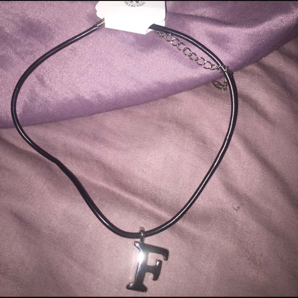 🔥F initial choker, black vinyl w/silver initial F