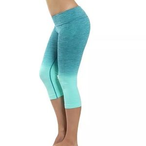 Yelete Capri athletic pants size medium