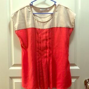 🍁4 For $20🍁 Cream and coral front pleated blouse