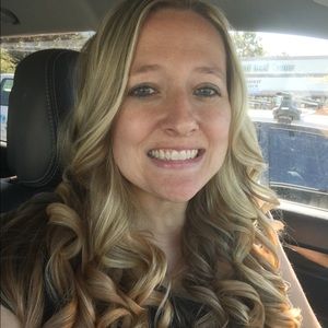 Meet your Posher, Stephanie