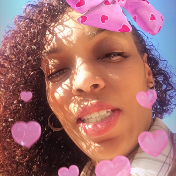 Meet your Posher, Shana - Picture 2 of 3