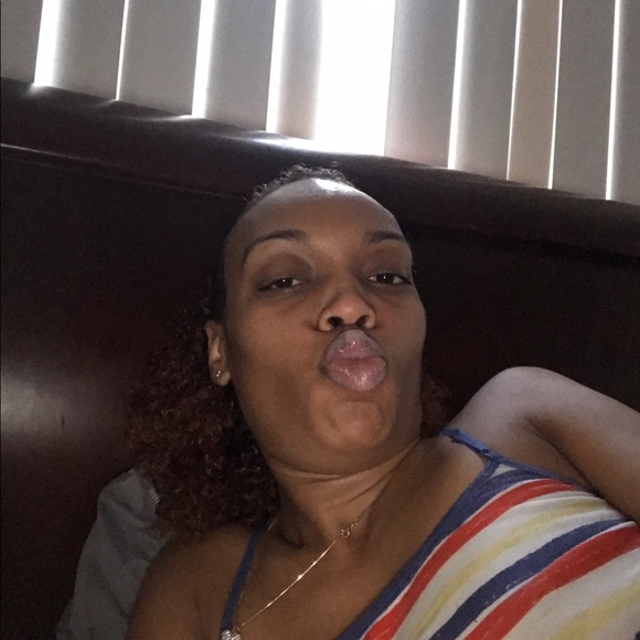 Meet your Posher, Shana - Picture 3 of 3