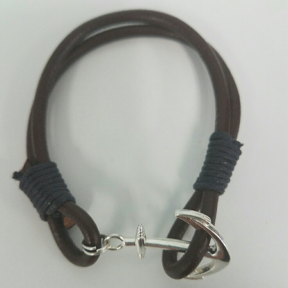 Anchor bracelet