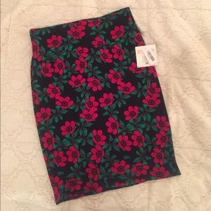 Gorgeous Lularoe Red Floral Cassie Skirt - Medium