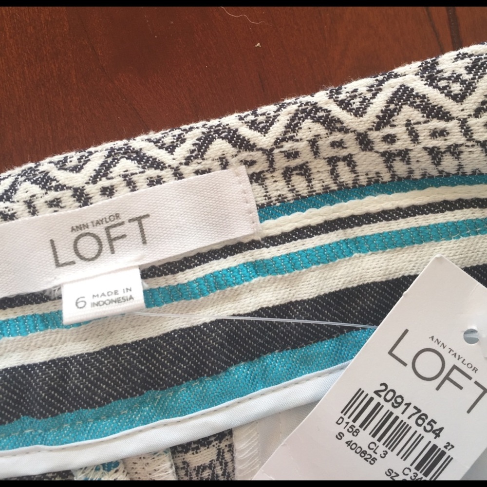 LOFT NWT RIVERA SHORT - Picture 2 of 3