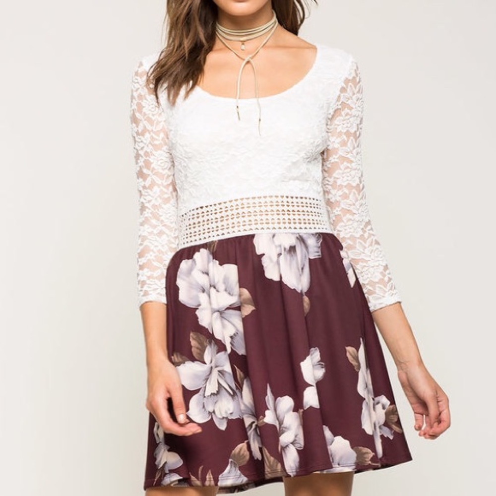 💋NEW! Savannah Floral Flare Dress💋