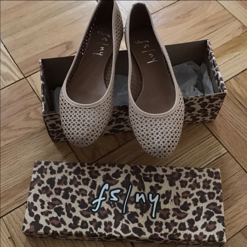 Size 7.5 French sole shoes