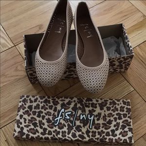 Size 7.5 French sole shoes