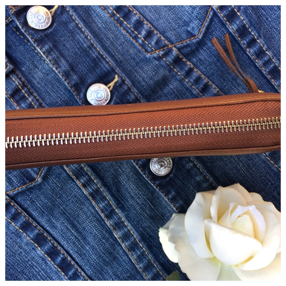 GUCCI ZIP AROUND CAMEL TAN WALLET - Picture 3 of 7