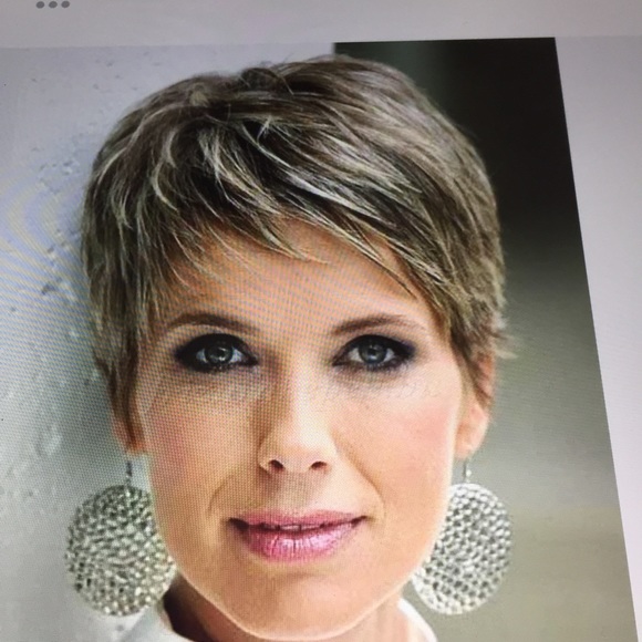 Meet your Posher, Linda - Picture 1 of 1