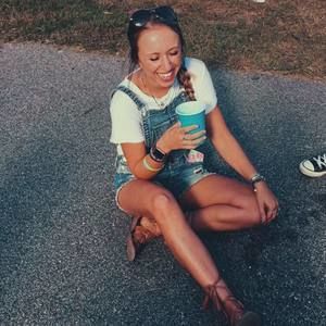 Meet your Posher, Jillian