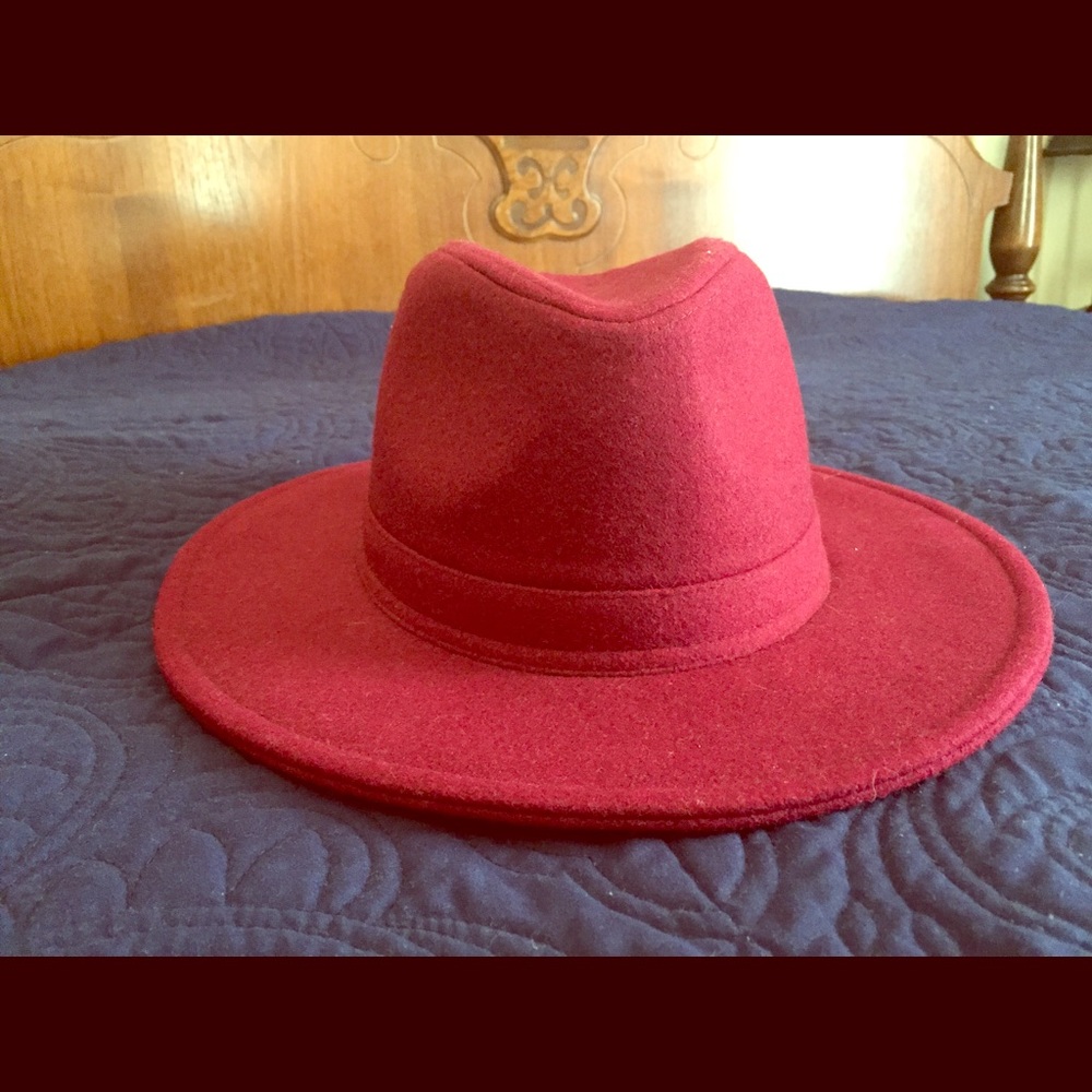 Red hat NWOT