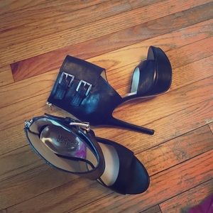 MICHAEL KHORS 5" HEELS SIZE 8